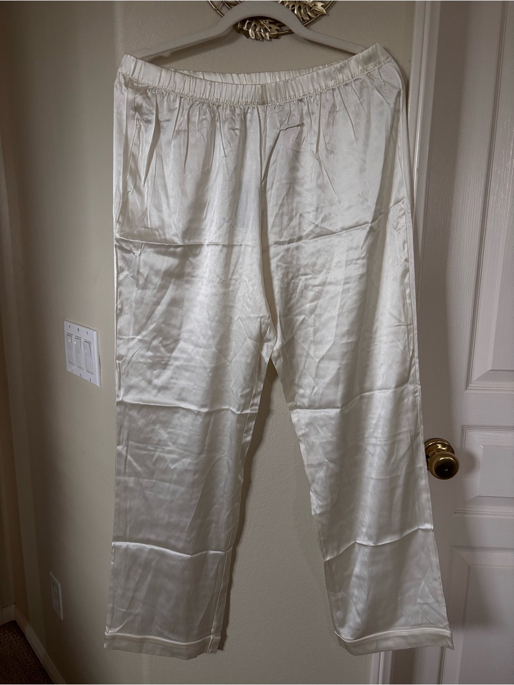 Intimissimi Silk Set 4 pcs - Robe, tank top, pants and panties Lace Trim - Cream - Picture 13 of 16